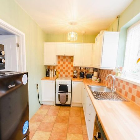 4 Bed - 2 Baths 1 Walk In Shower Lots Of Parking Іпсвіч Екстер'єр фото